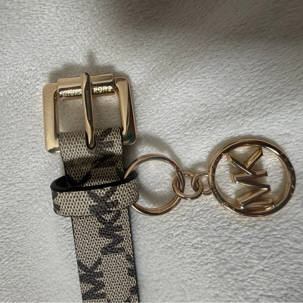 Michael Kors Women's Cream and Tan
Belt Bag - Picture 13 of 14